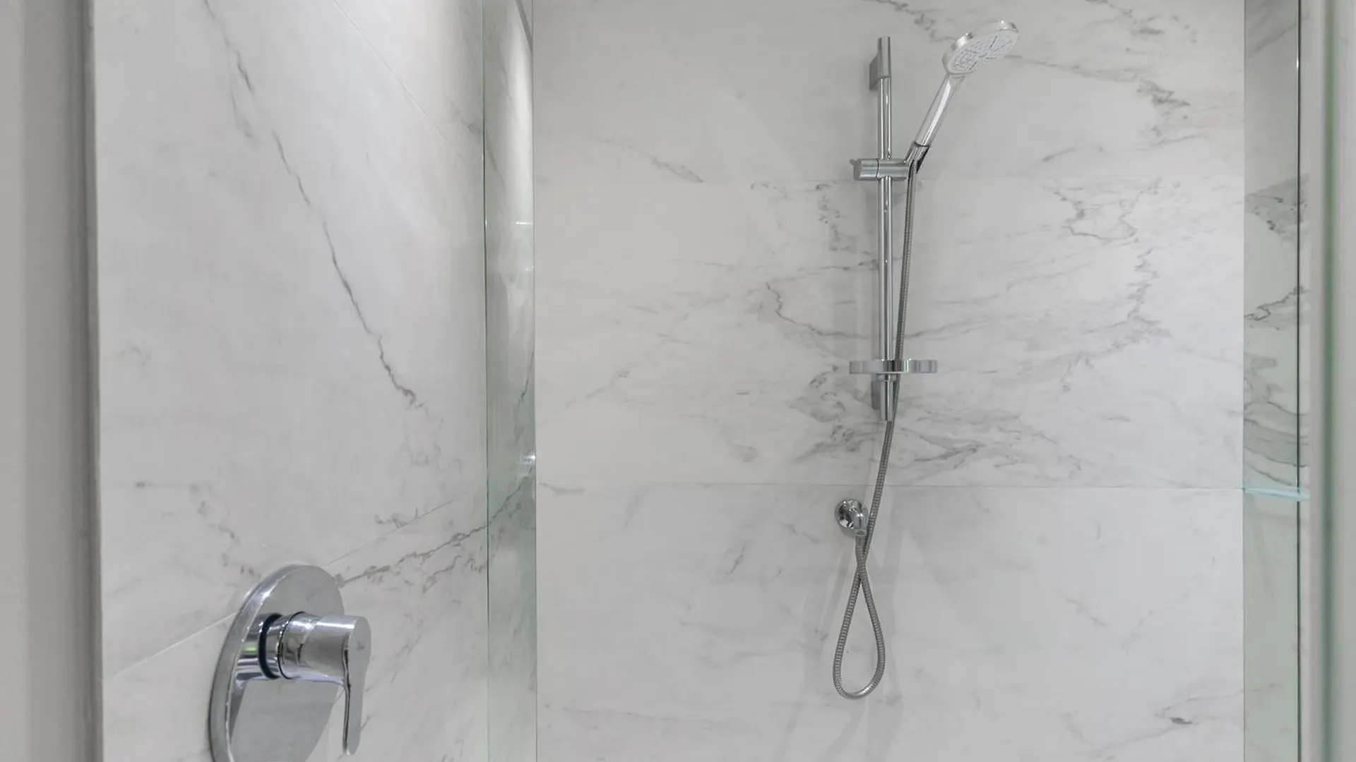 San Babila Executive Suite - Discover The Historic Centre Of Milano 0*, Milan