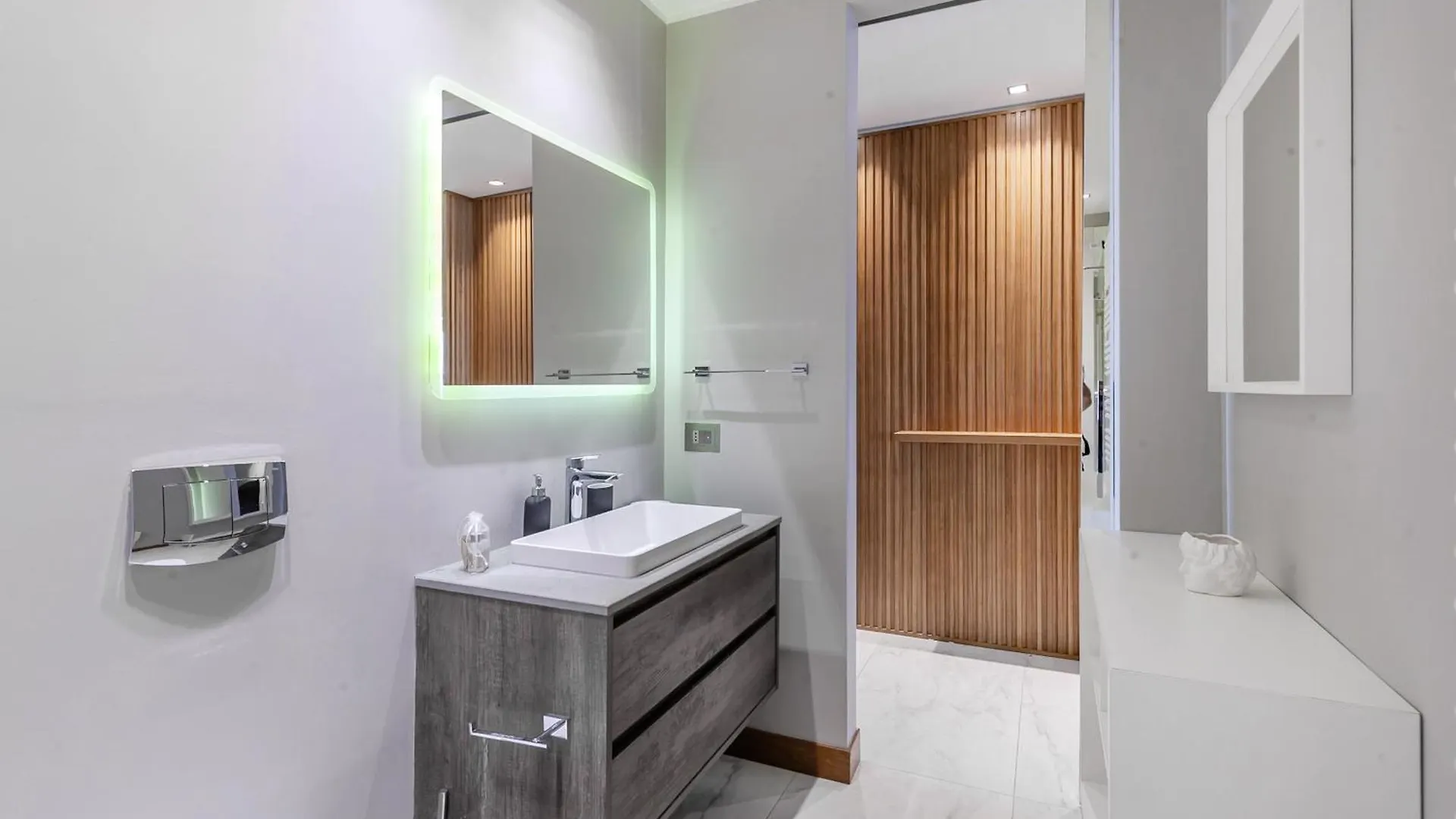 Apartment San Babila Executive Suite - Discover The Historic Centre Of Milano