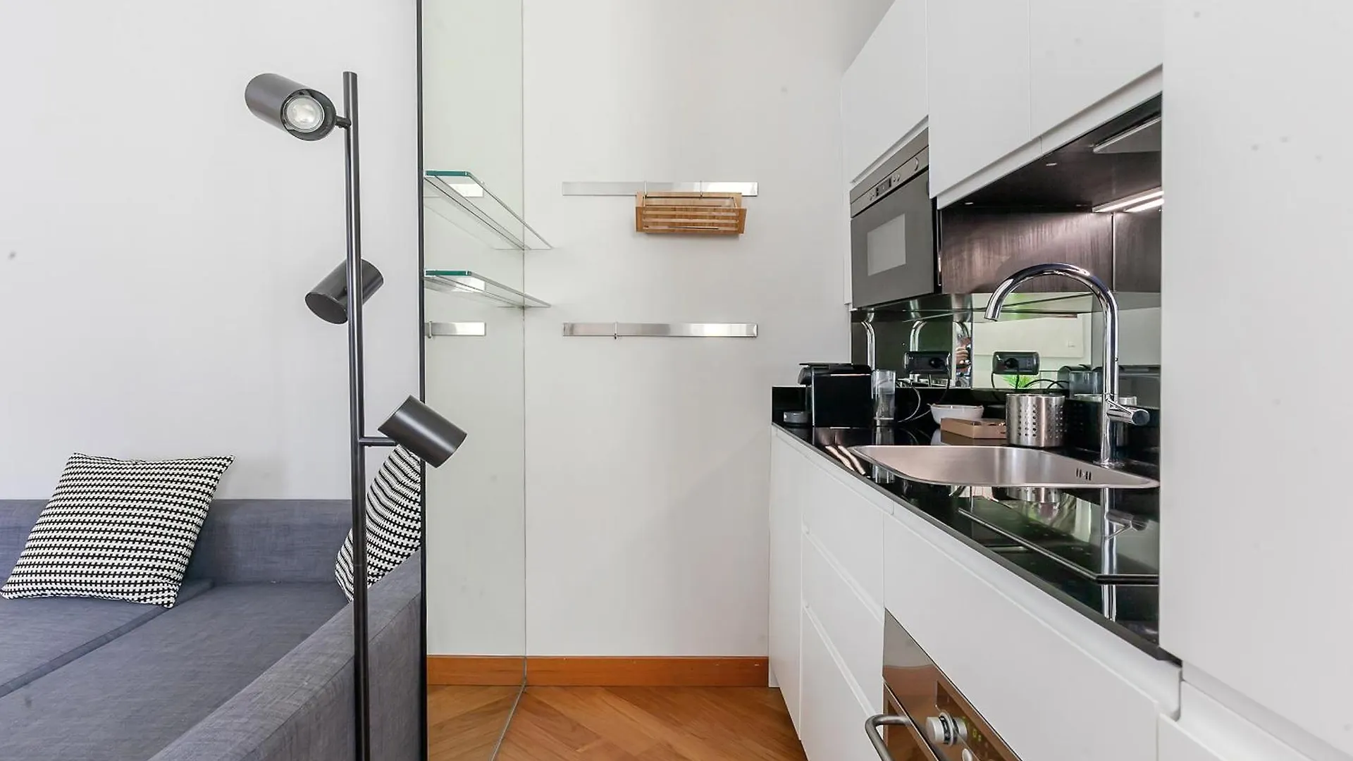 San Babila Executive Suite - Discover The Historic Centre Of Milano Apartment Milan