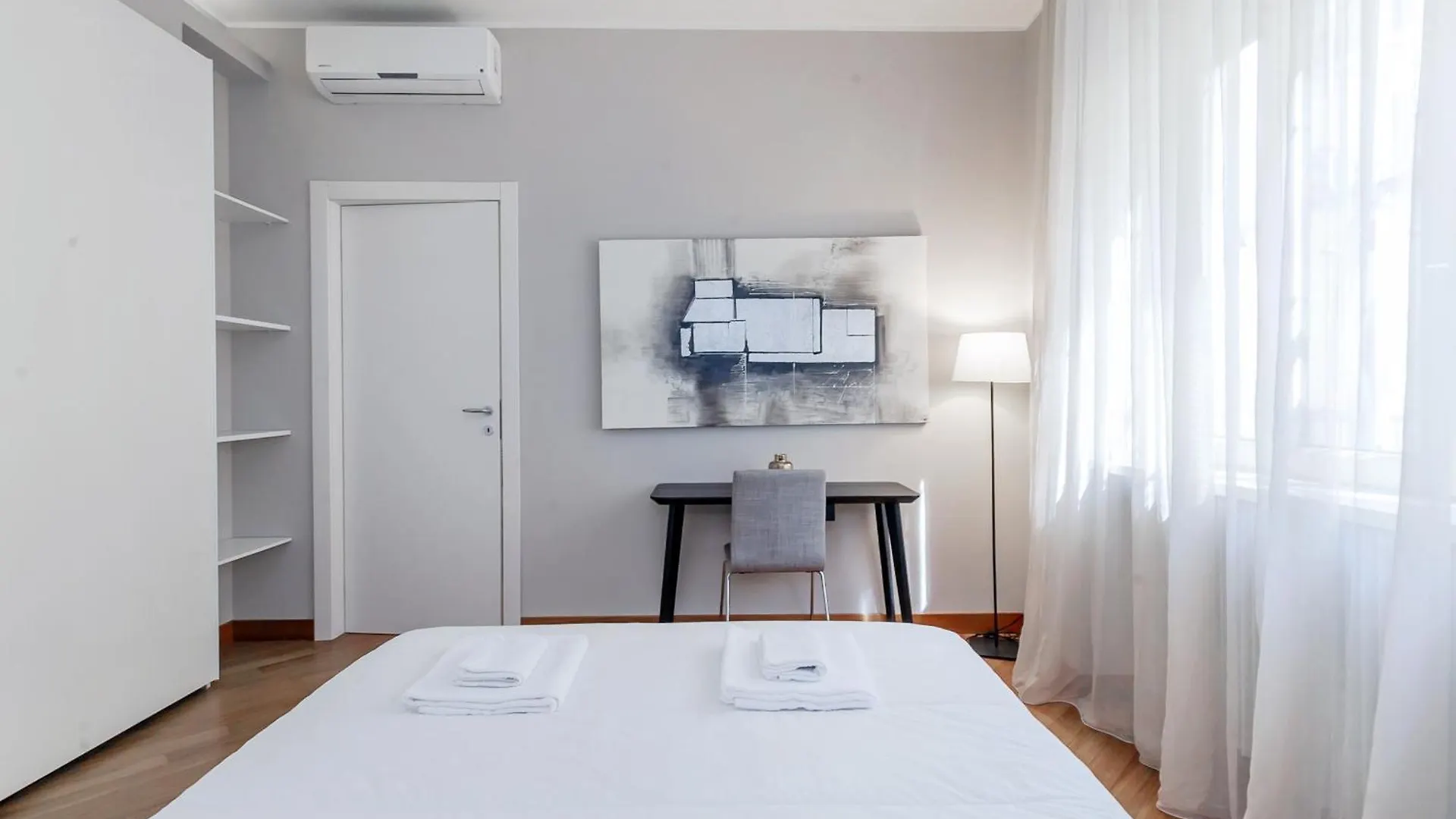 San Babila Executive Suite - Discover The Historic Centre Of Milano Italy