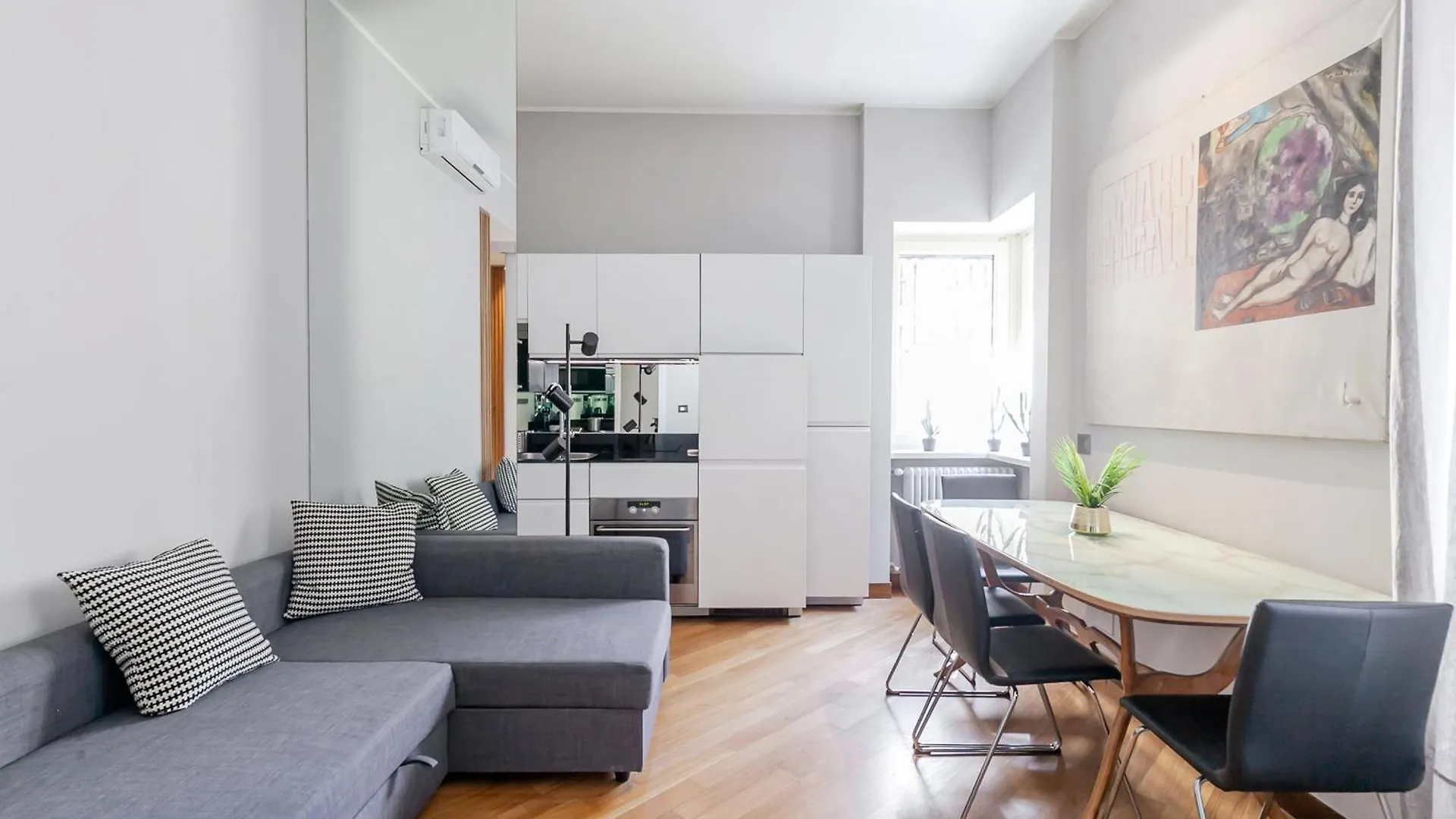 San Babila Executive Suite - Discover The Historic Centre Of Milano Apartment