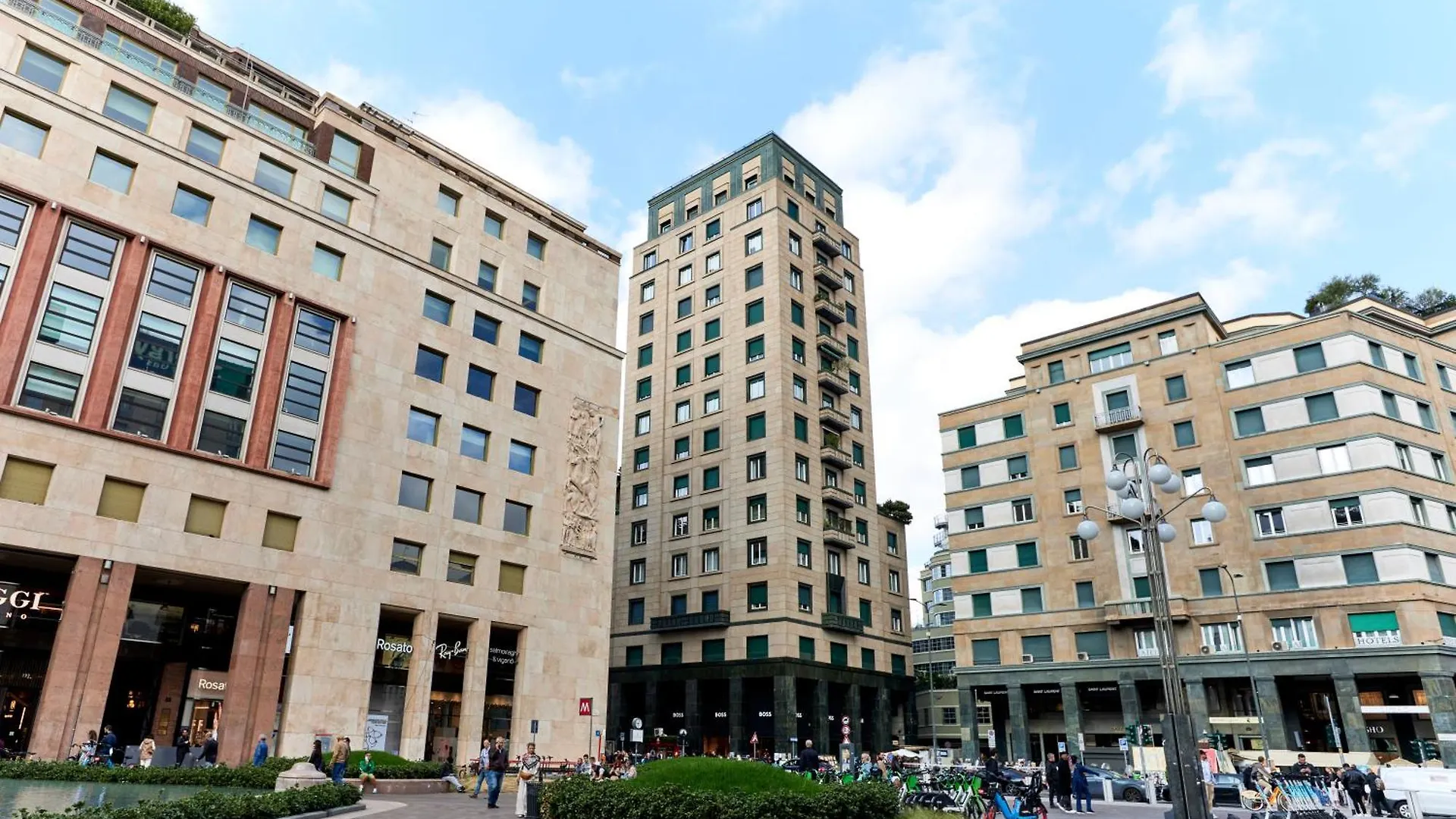 Apartment San Babila Executive Suite - Discover The Historic Centre Of Milano Italy